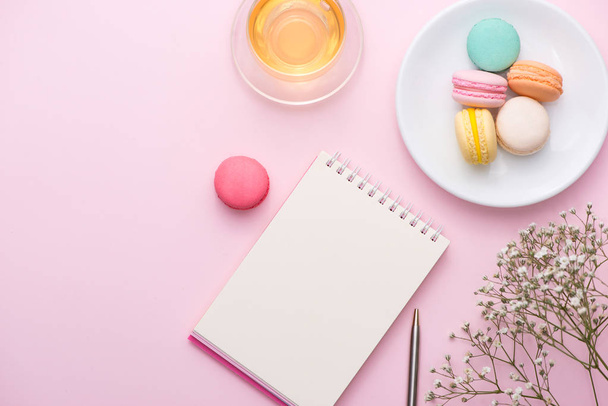 notebook, macarons, cup of tea - Фото, зображення