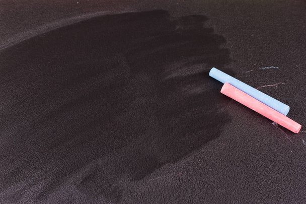 Craie noire et craie colorée
 - Photo, image