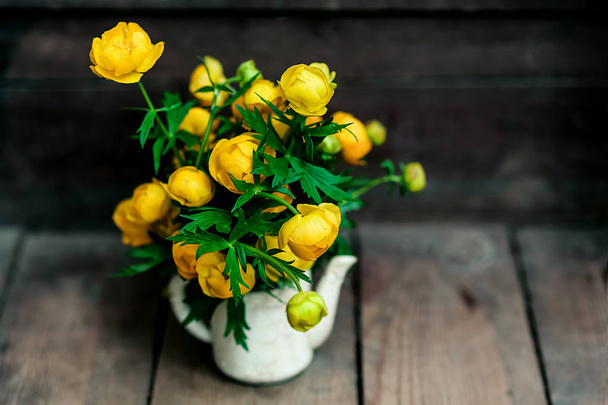 Çaydanlık kır çiçekleri - Fotoğraf, Görsel