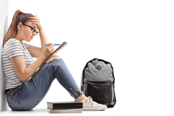 Teenage student having difficulty studying - Фото, зображення