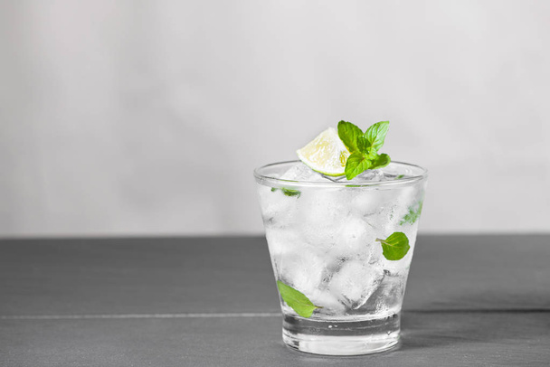 Mojito cocktail with lime - Foto, Imagen