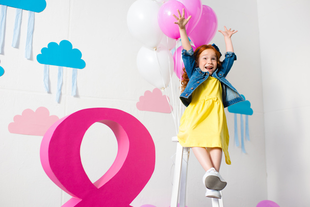 girl with balloons at birthday party - Φωτογραφία, εικόνα