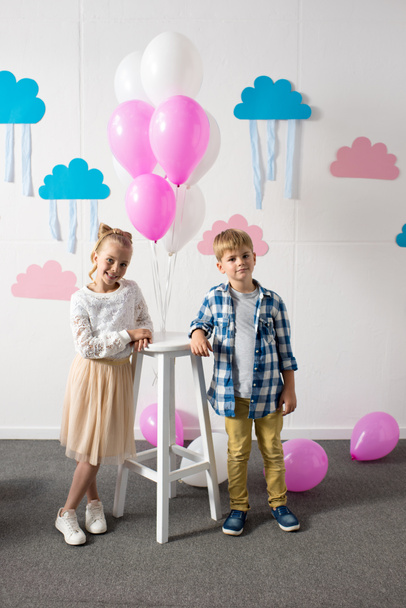 kids with balloons at birthday party - Фото, зображення