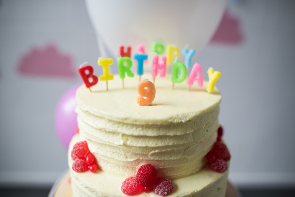 gâteau d'anniversaire avec le numéro neuf
 - Photo, image