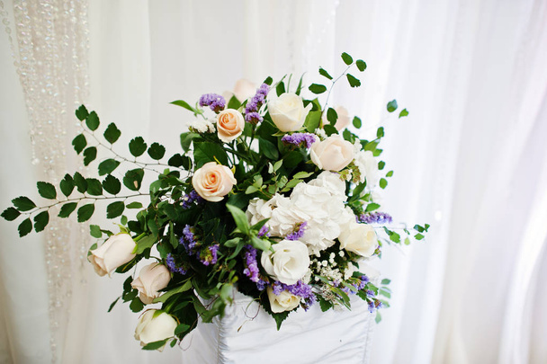 Beautiful floral decorations made for the wedding out of roses a - Fotoğraf, Görsel