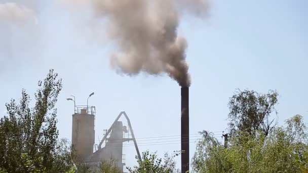 Çevre kirliliği. Asfalt tesisi duman - Video, Çekim