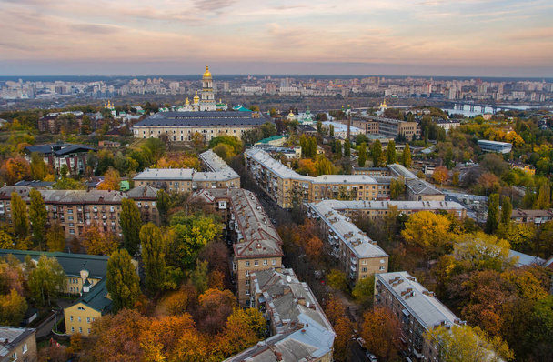 Ciudad de otoño Kiv, Ucrania
 - Foto, Imagen