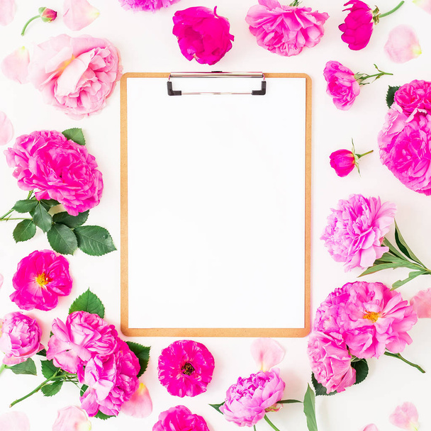 рожеві квіти і блокнот
  - Фото, зображення