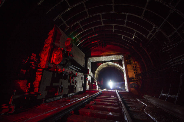 Túnel del metro. Kiev, Ucrania. Kiev, Ucrania
 - Foto, Imagen