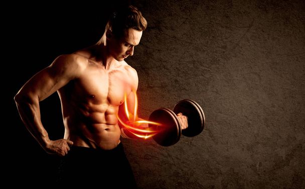 Fit culturistas levantamiento de peso con el concepto de músculo rojo - Foto, imagen