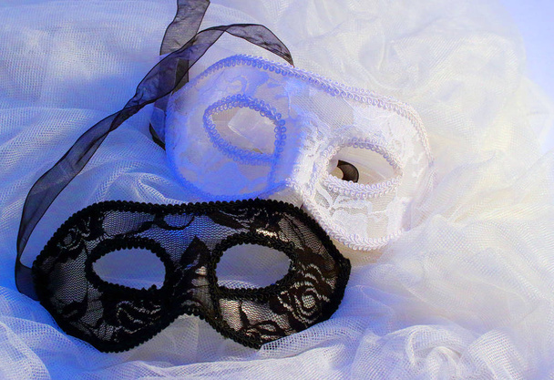 Bir dantel karnaval maskeler yakın çekim - Fotoğraf, Görsel