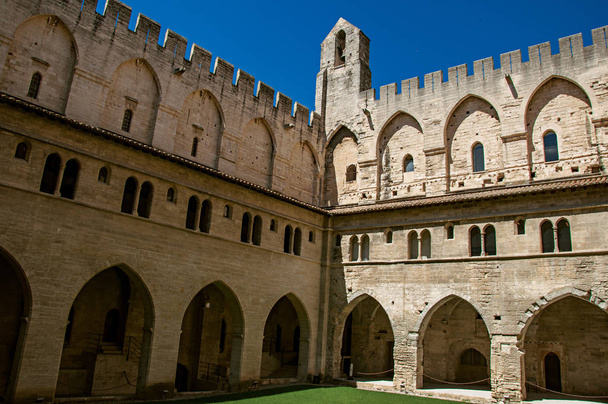 View of courtyard and internal buildings of the Palace of the Popes of Avignon. - Фото, изображение