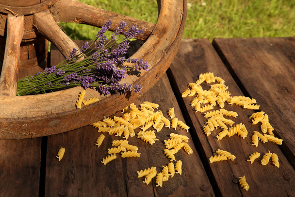 Macaroni and lavender with cartwheel - Φωτογραφία, εικόνα