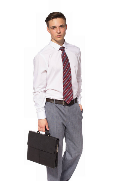 Młody biznesmen w koszulę i krawat z portfolio - Zdjęcie, obraz