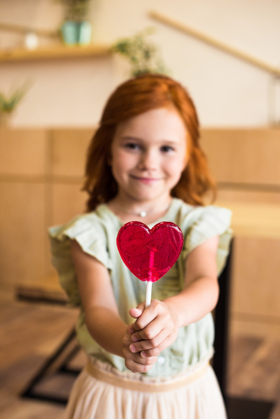 дівчина у формі серця льодяник
 - Фото, зображення