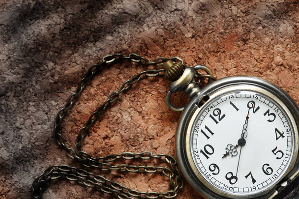Старые карманные часы
 - Фото, изображение