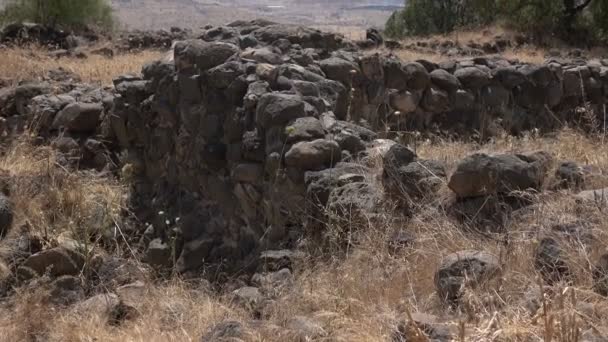 Σωρούς από πέτρες που χρησιμοποιούνται να είναι τείχη της αρχαίας πόλης στο Ισραήλ  - Πλάνα, βίντεο