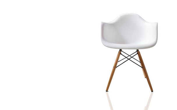 MODREN design krzesło na białym tle. - Zdjęcie, obraz