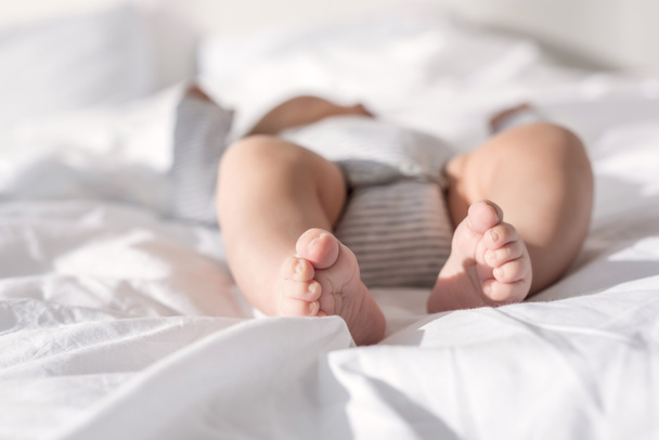 voeten van kleine baby - Foto, afbeelding