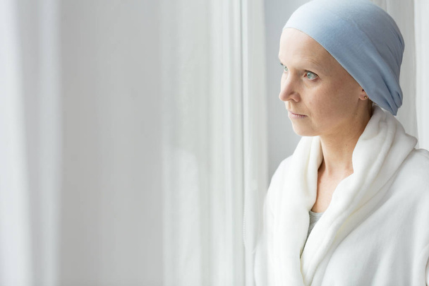 Worried woman with cancer - Foto, Imagen