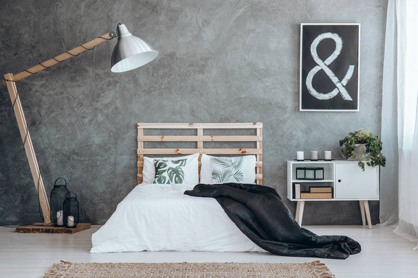 Simple black and white bedroom - Foto, Bild