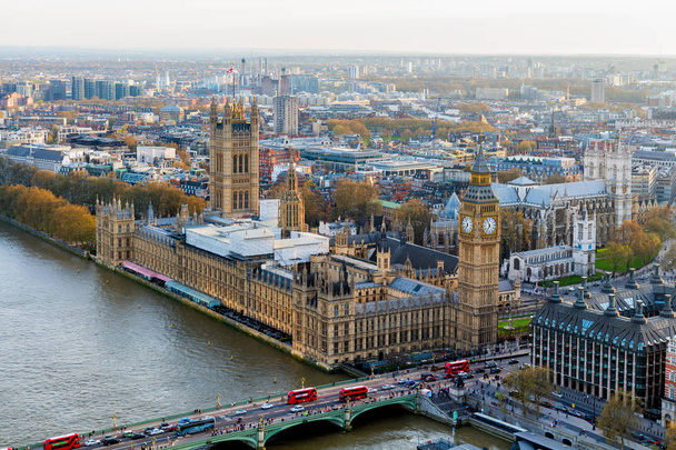 Εναέρια άποψη του Λονδίνου και του ποταμού Τάμεση, Ηνωμένο Βασίλειο - Φωτογραφία, εικόνα