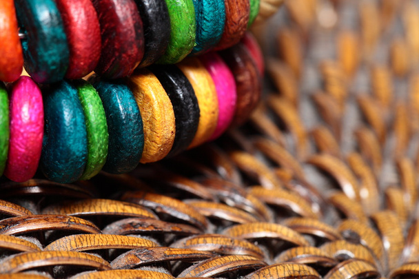 Крупный план красочного браслета
 - Фото, изображение