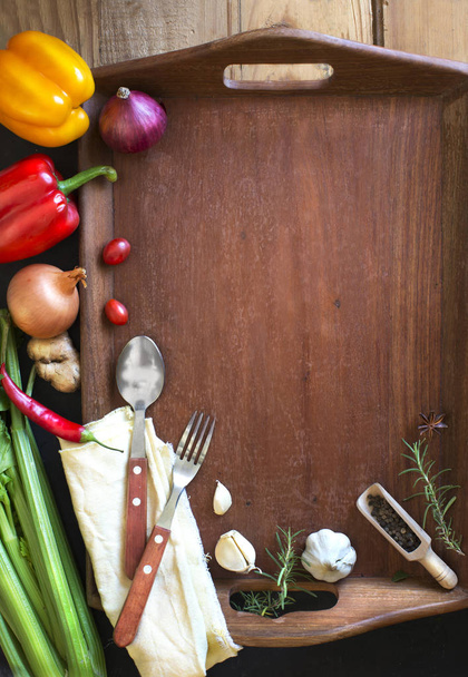 fresh vegetables and and wooden tray - Fotoğraf, Görsel