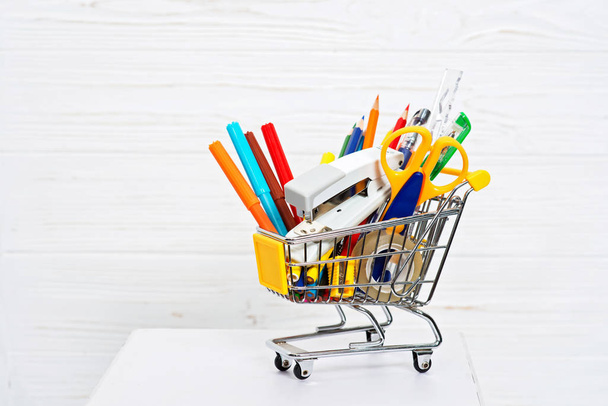 Geri okul ve alışveriş kavramı - Fotoğraf, Görsel