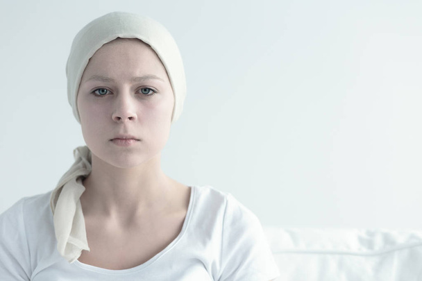 Girl with cancer - Zdjęcie, obraz