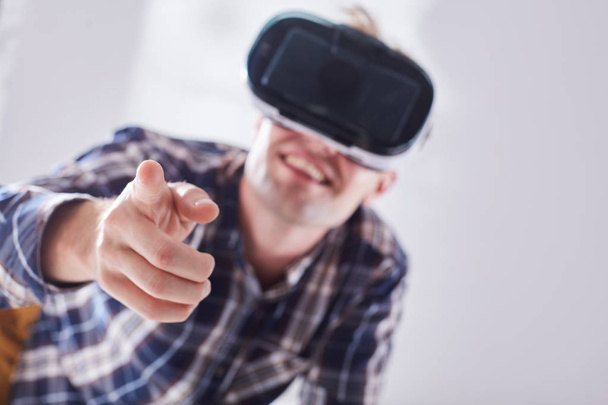 Man with virtual reality glasses - Φωτογραφία, εικόνα
