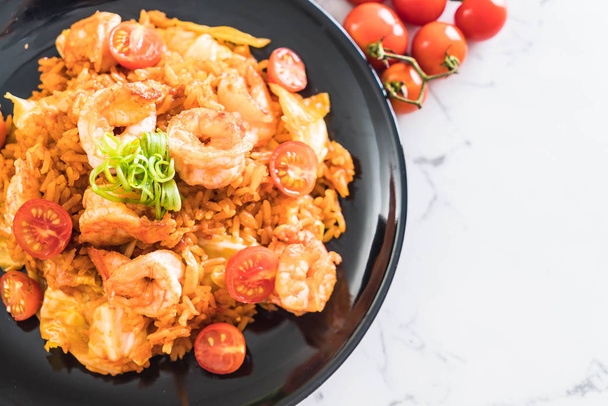 fried rice with korea spicy sauce and shrimps - Fotografie, Obrázek