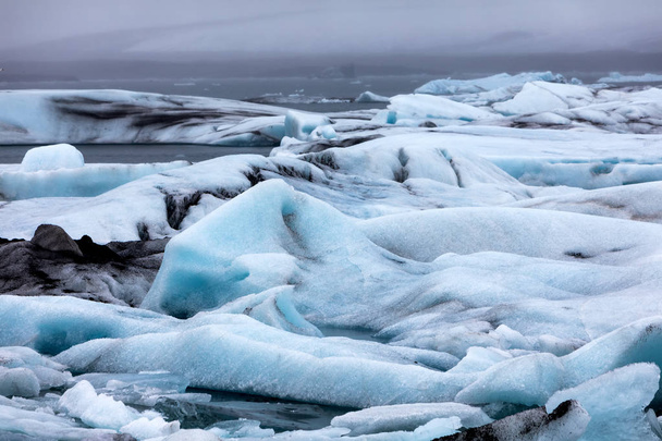  Айсбергів, що плавають у лагуні Jokulsarlon на південному узбережжі носі - Фото, зображення