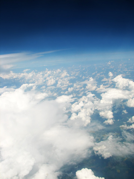 Nubes por encima del horizonte
 - Foto, Imagen