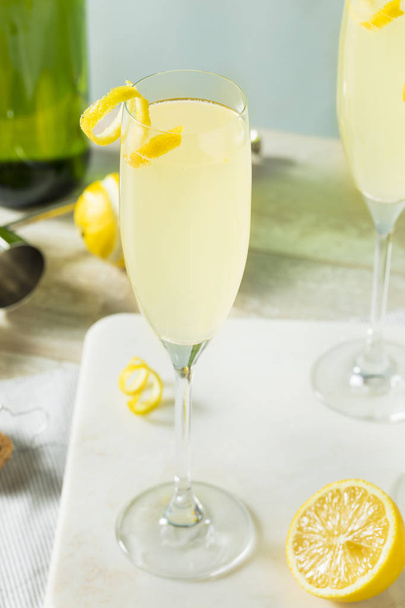 Boozy Bubbly Lemon French 75 Cocktail - Photo, Image