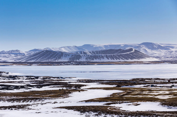 Tulivuori sininen kirkas sininen taivas tausta, Islanti
 - Valokuva, kuva