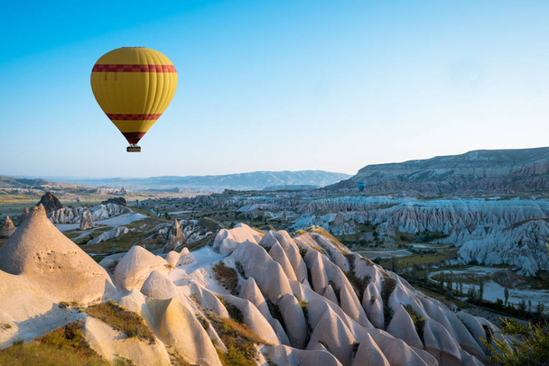 air balloon in Cappadocia, Turkey - Фото, изображение
