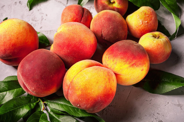Fresh peaches, Peach fruit background, sweet peaches, group of p - Foto, immagini
