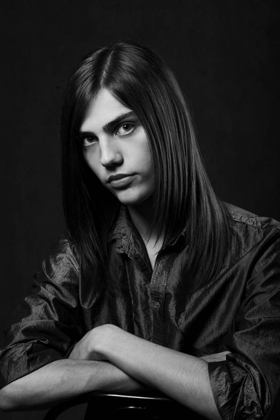 man with long hair - Fotografie, Obrázek