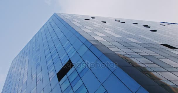 企業の建物。空のスクレーパーの空の反射 - 映像、動画