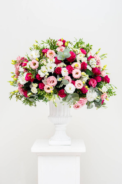 Luxurious wedding arrangement of fresh flowers - Photo, Image