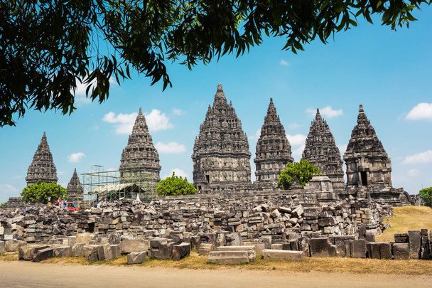 Храм Прамбанан, Джокьякарта на острове Ява, Индонезия
 - Фото, изображение