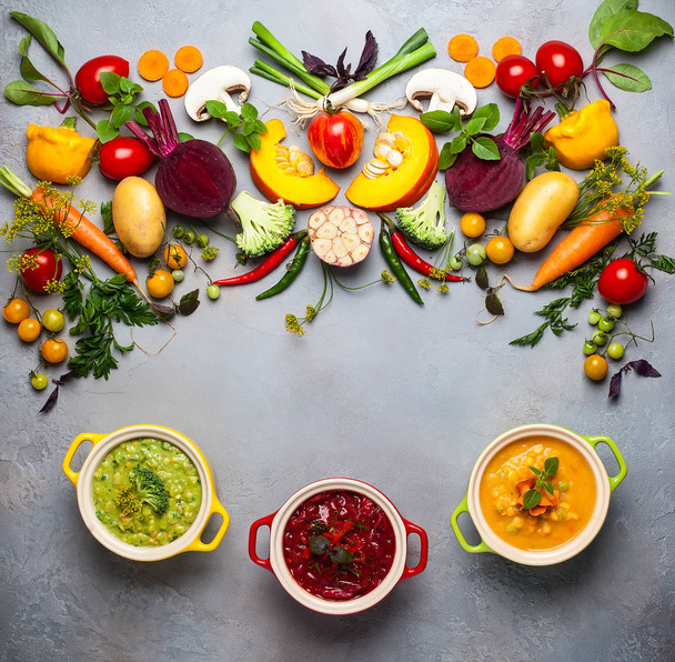 Concepto de sopas vegetales saludables
 - Foto, Imagen