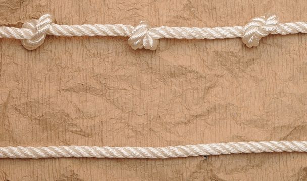 Papel viejo con borde de cuerda
 - Foto, imagen