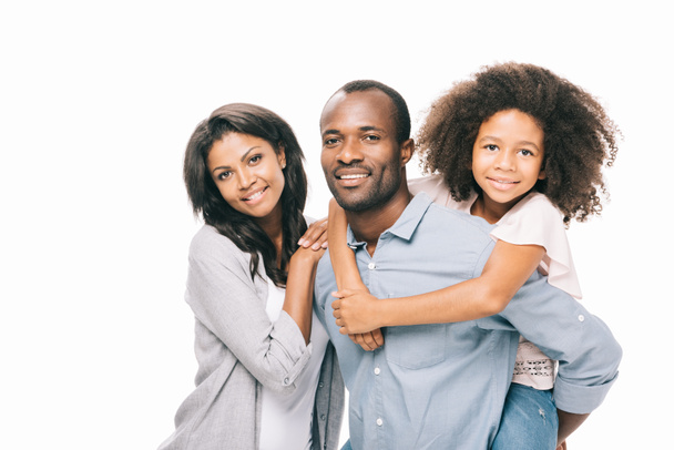 glückliche afrikanisch-amerikanische Eltern mit Tochter  - Foto, Bild