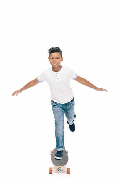 afro-americano menino com skate
 - Foto, Imagem