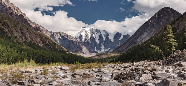 der verschwundene maashei-see oder majoy-panorama im altai-gebirge, russland - Foto, Bild