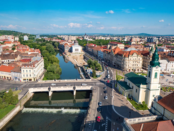 Vista aérea del centro de Oradea desde la torre del ayuntamiento
 - Foto, Imagen