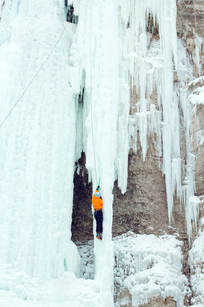 Ice climbing the North Caucasus. - Foto, imagen