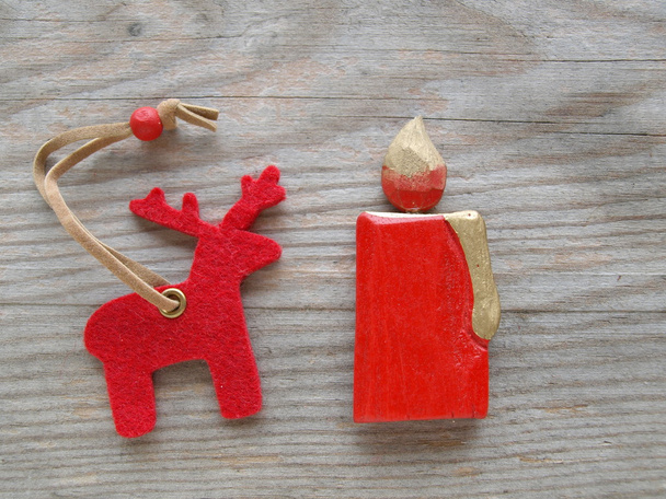 Красный олень и свеча
 - Фото, изображение